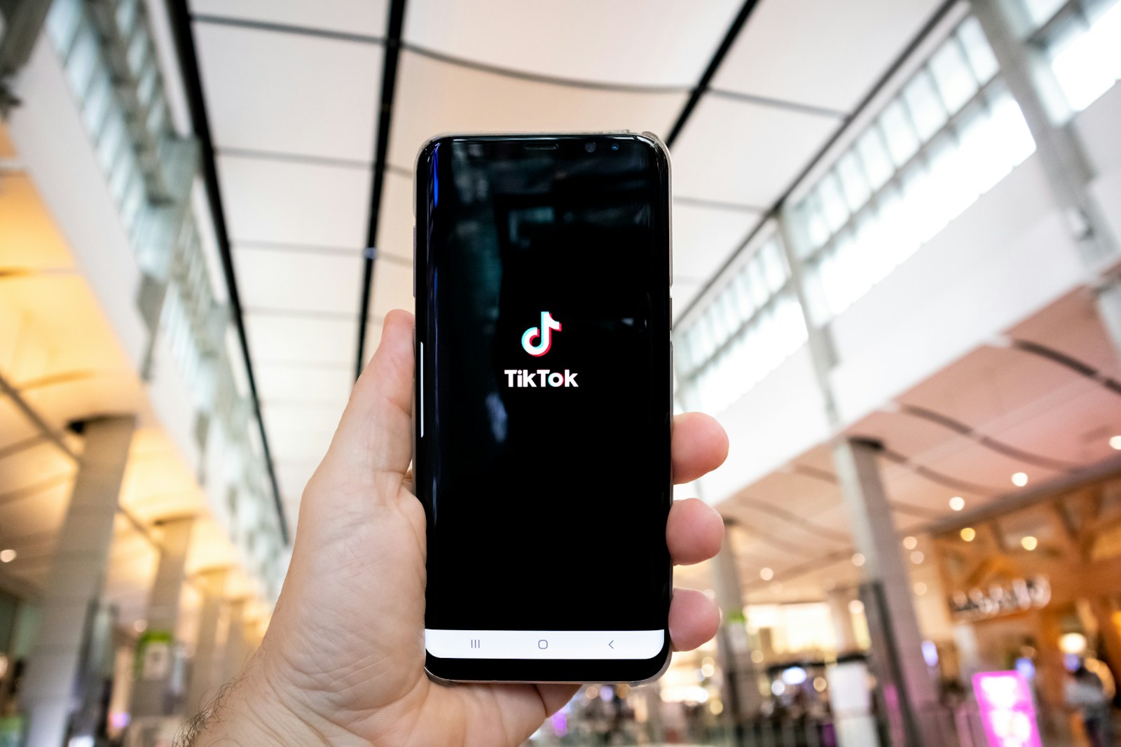 Visualizações no TikTok: o Número que Decide se seu Vídeo Vai Longe em 2026