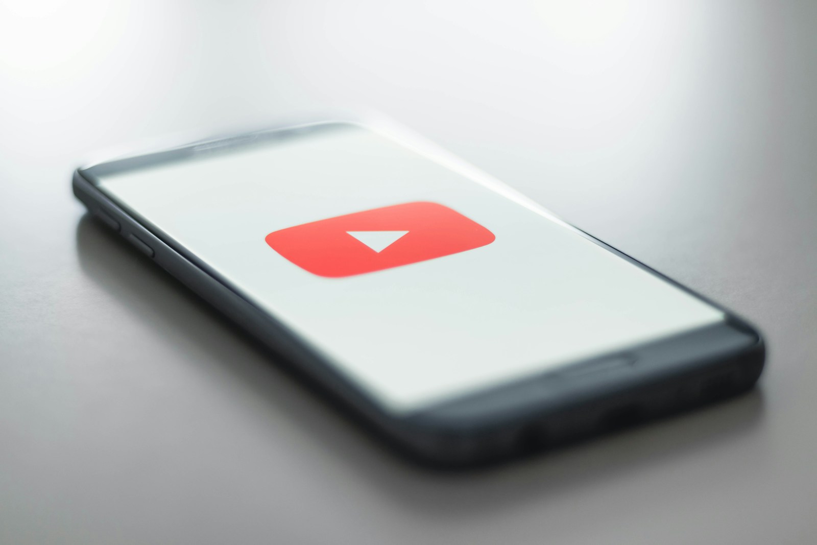 Visualizações no YouTube: Mitos e Verdades Sobre o Que Realmente Conta em 2026